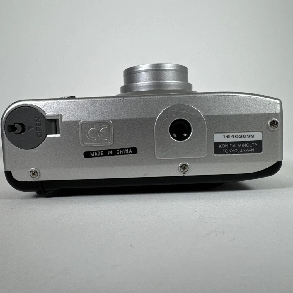 Konica Minolta Zoom 80C AF Silver Camera Point & Shoot 35mm Lens & Cover Vintage